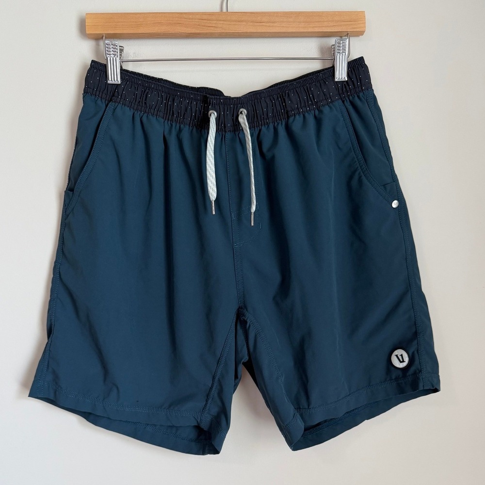 Vuori Kore Shorts Mens Medium Teal Blue 7.5 Inseam Lined Athletic Training